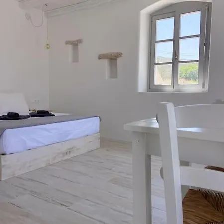 Brizo - Tcupstudios Apartment